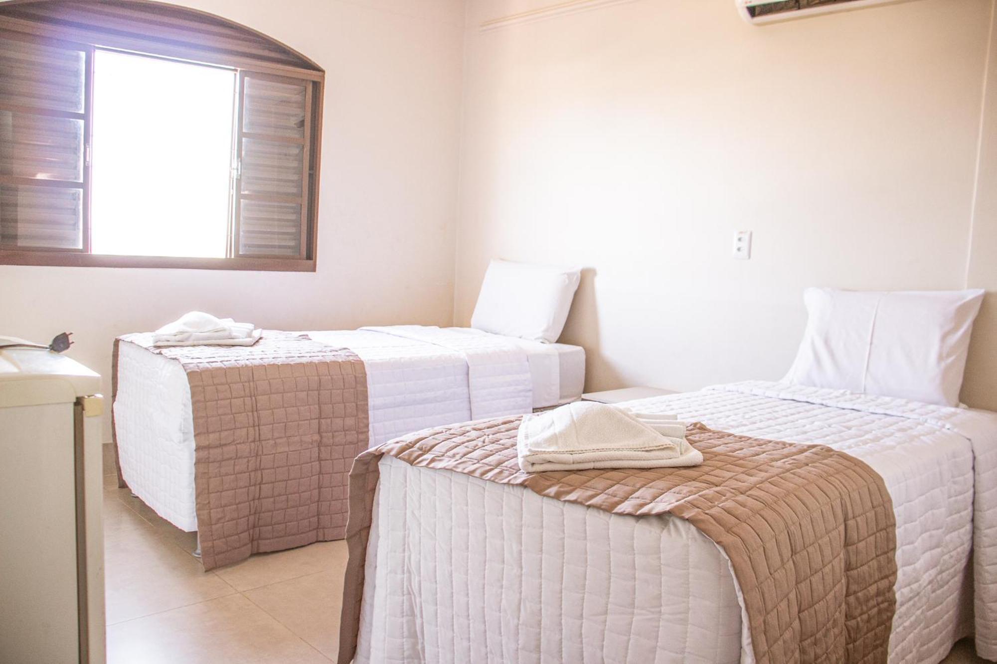 Piloes Palace Hotel Mineiros 外观 照片