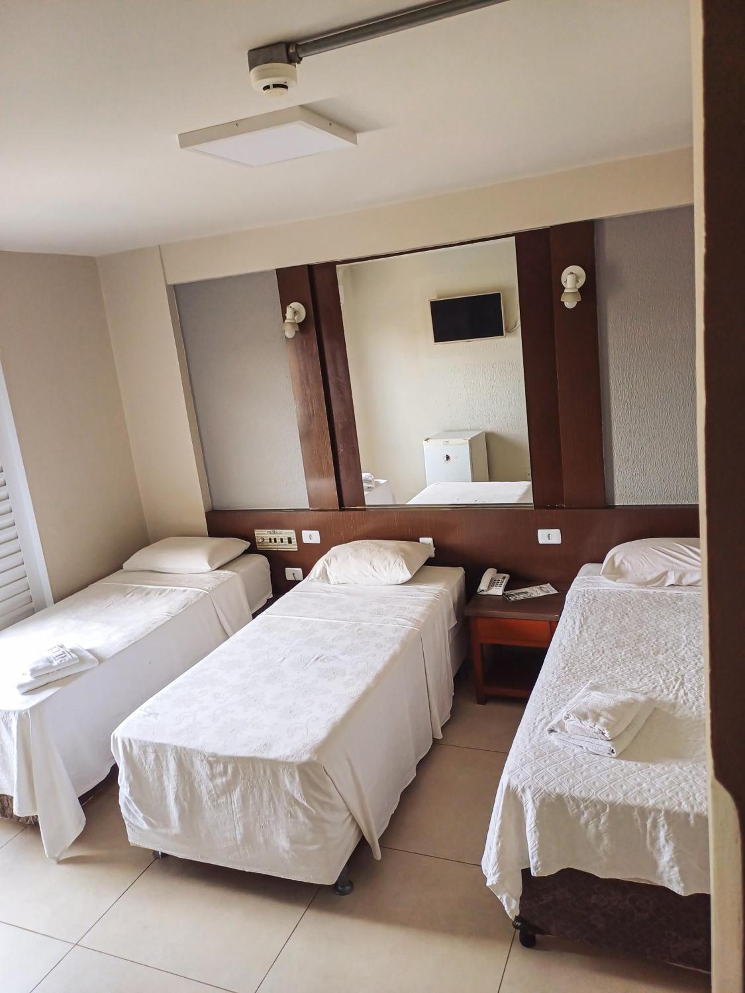 Piloes Palace Hotel Mineiros 外观 照片