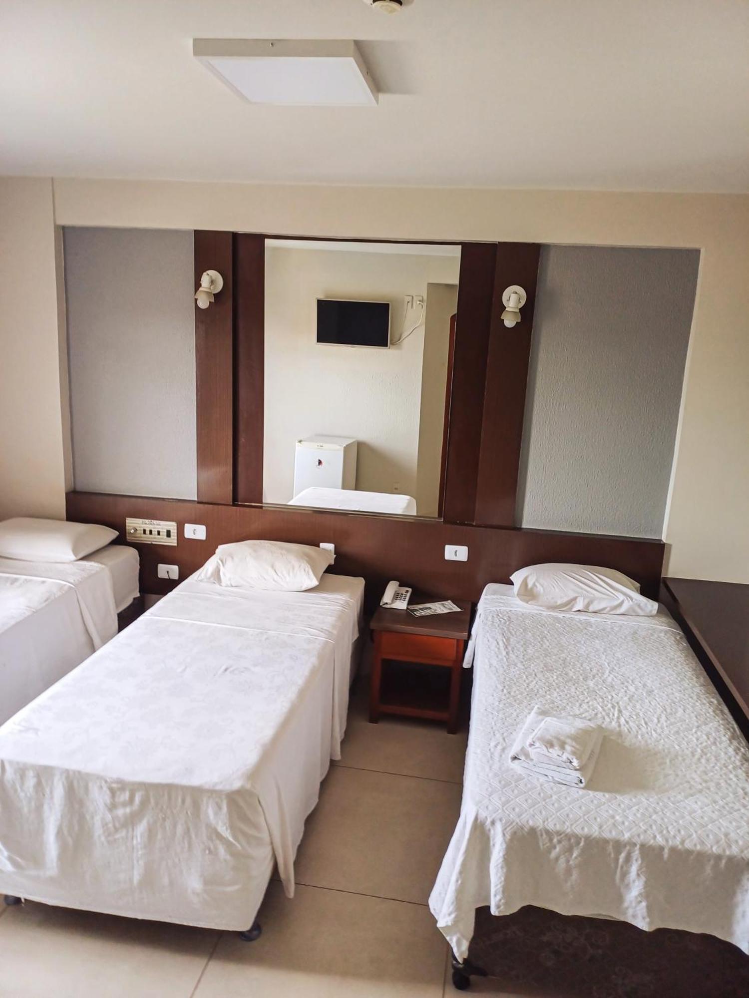 Piloes Palace Hotel Mineiros 外观 照片