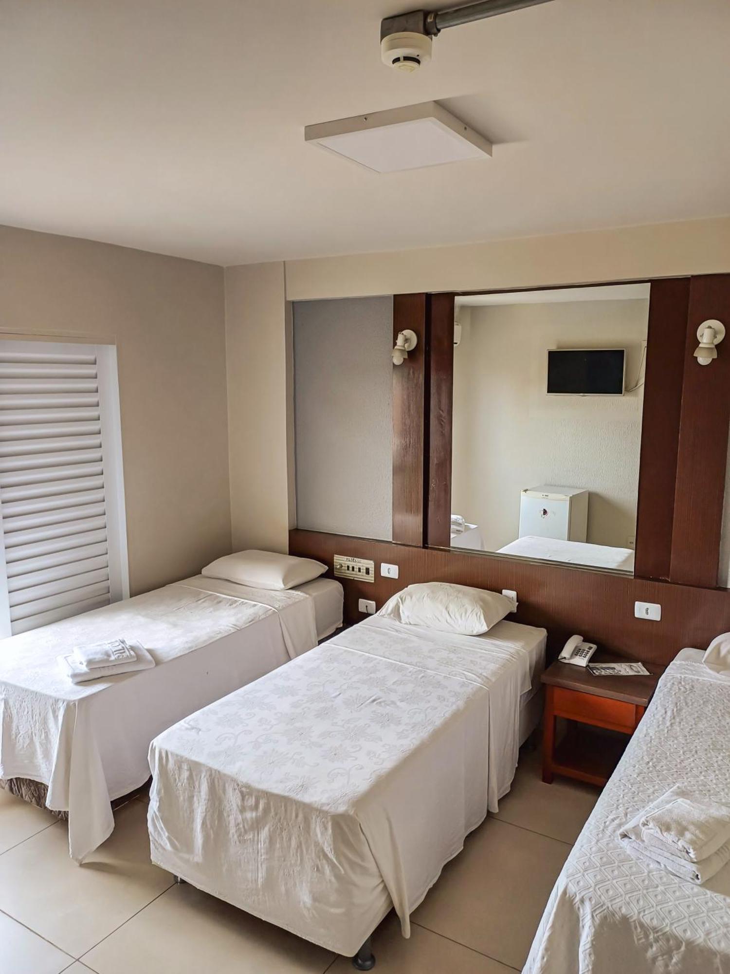 Piloes Palace Hotel Mineiros 外观 照片