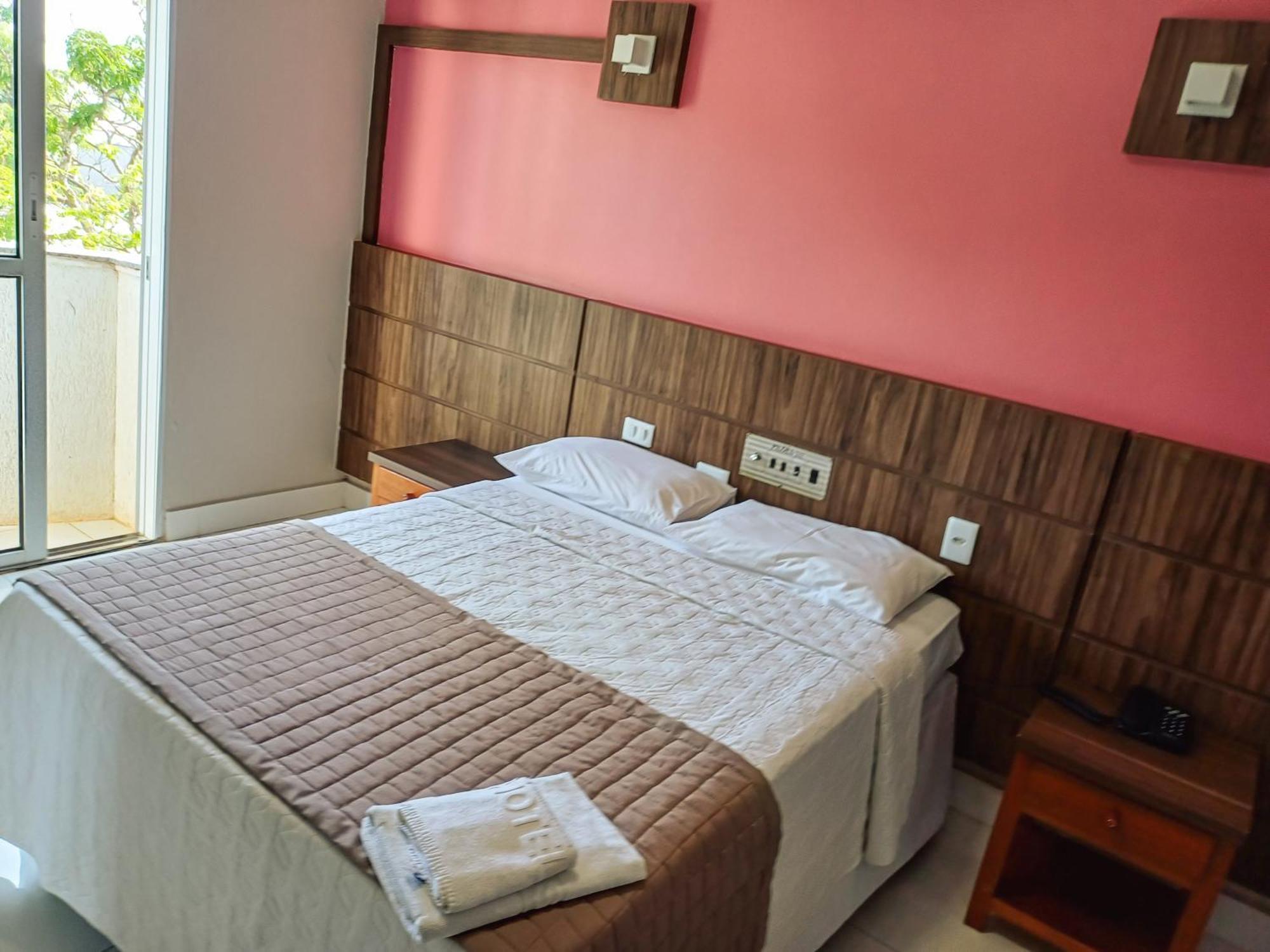 Piloes Palace Hotel Mineiros 外观 照片