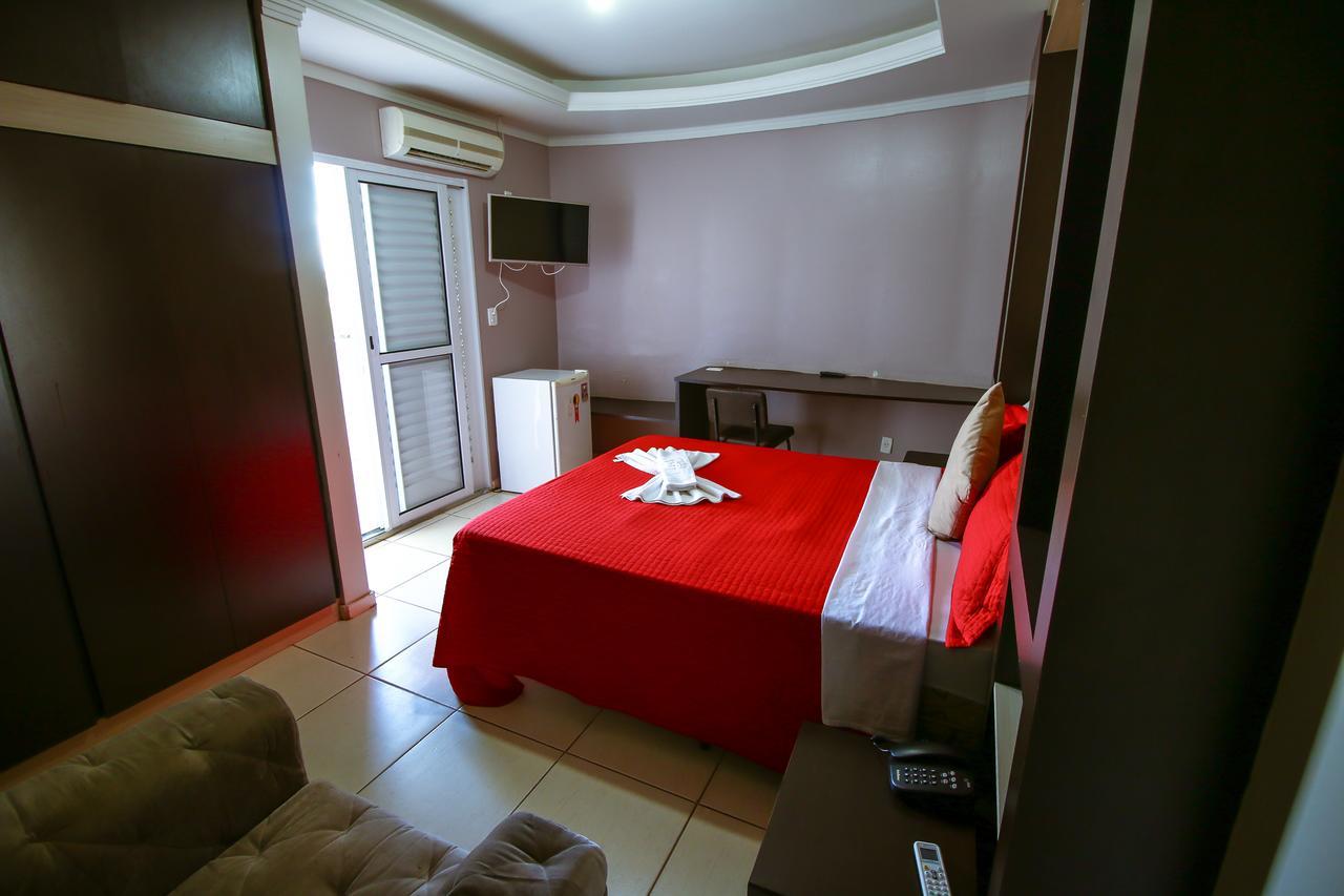 Piloes Palace Hotel Mineiros 外观 照片