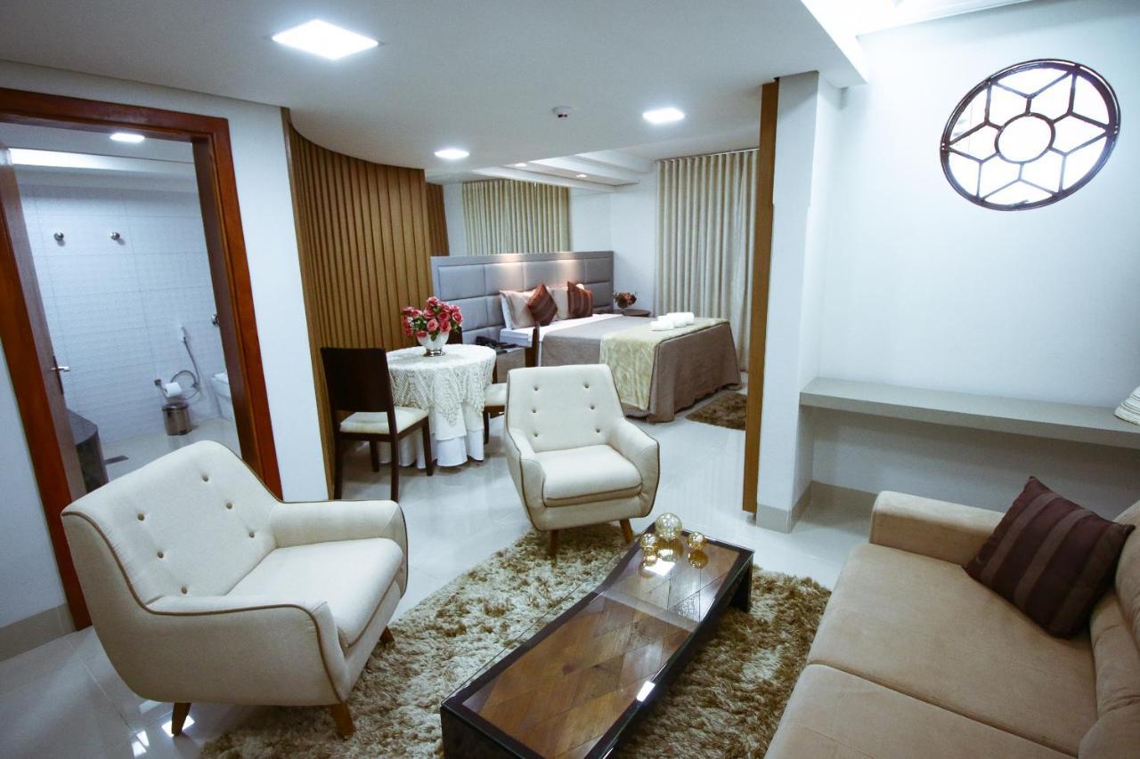 Piloes Palace Hotel Mineiros 外观 照片