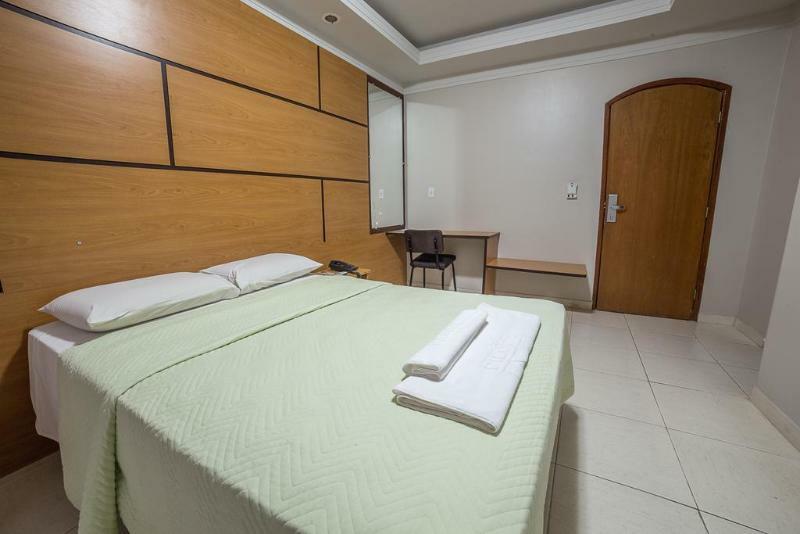 Piloes Palace Hotel Mineiros 外观 照片